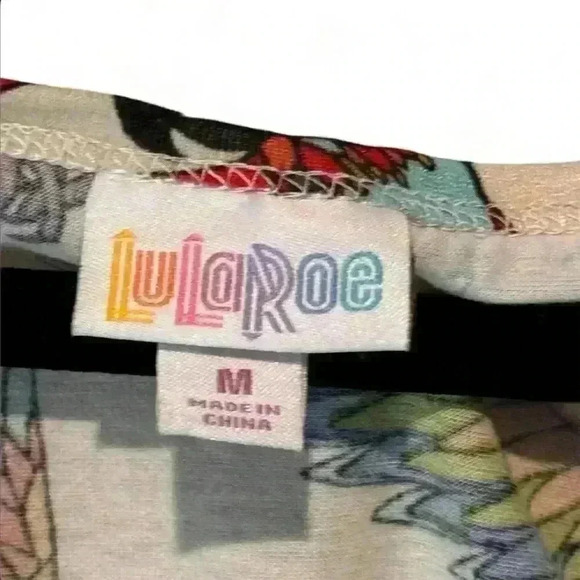 LuLaRoe Women's Medium Classic T-Shirt Parrot Floral Print Short Sleeve - Picture 3 of 6